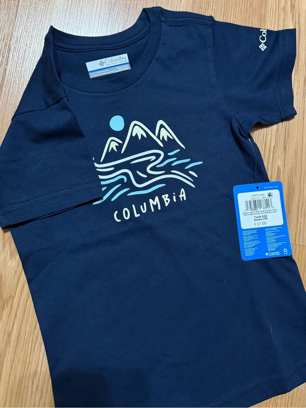 NWT Columbia Navy Short-Sleeve Mountain & River Graphic Tee